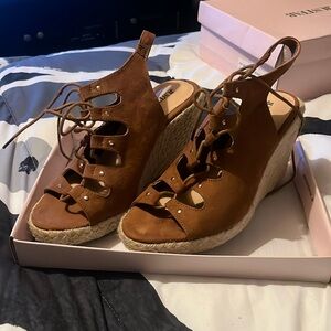 Brown wedges